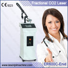 Máquina fraccionaria cosmética vertical del laser del CO2 para el retiro de las arrugas, rectificación de la piel