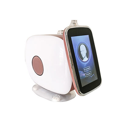 Buen precio dispositivo frío del Rf Microneedling del martillo de 2in1 Microneedle para la piel que aprieta retiro de la arruga en línea